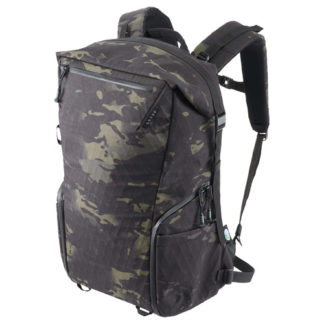 SLX-FRBP28BC<BR>LUXXe（ラグゼ） フィールド ロールトップバックパック 28 カメラバッグ ブラックカモ<BR>ハクバ写真産業㈱